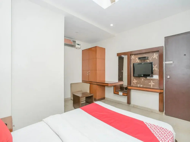 OYO 13021 Park Palace