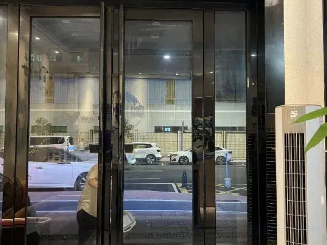 Oscar Apartments