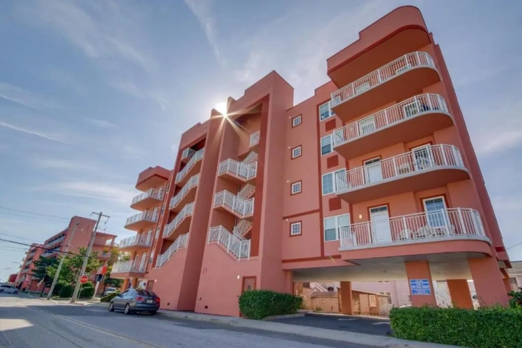 2 Bedrooms Apartment