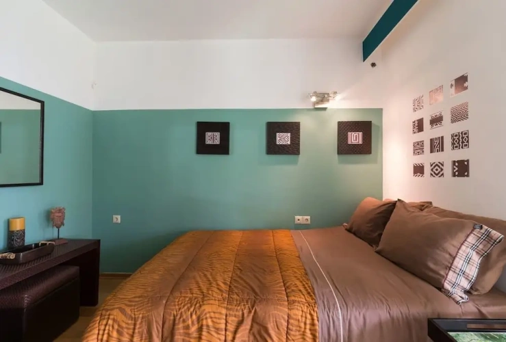 1 Bedroom Basement Apartment with garden view