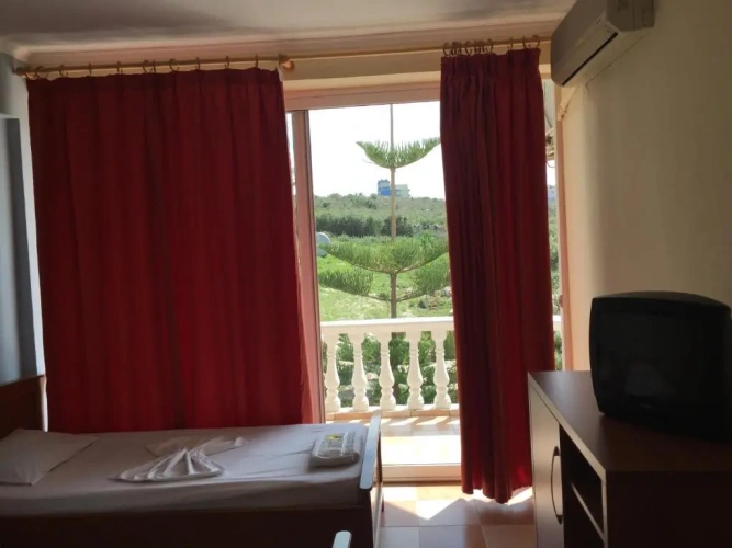 Standard Twin room with balcony