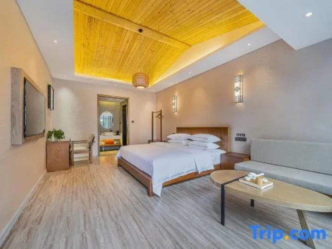 Double Suite with courtyard view