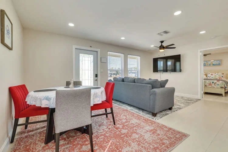 1 Bedroom Apartment