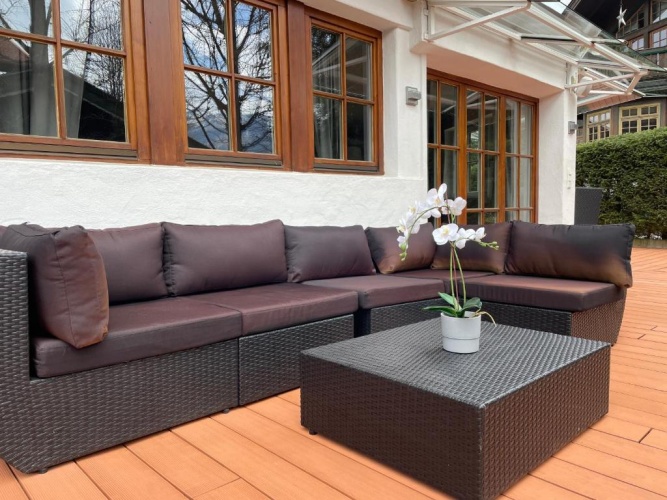 Apartment with garden view