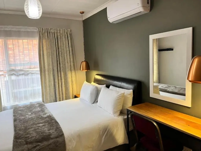 2 Bedrooms Apartment
