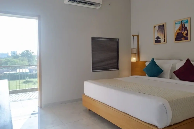 Suite with balcony