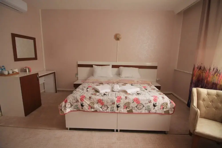 Gold Suite