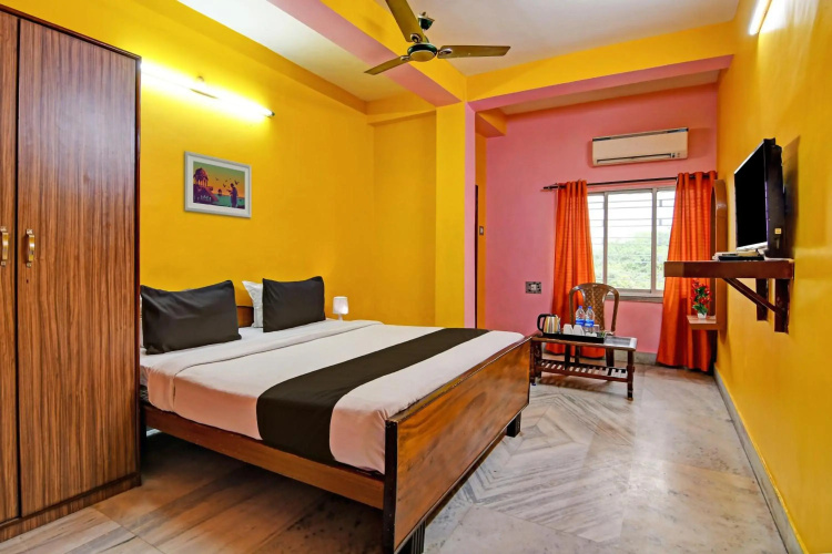 Flagship 75235 Hotel Red Rose