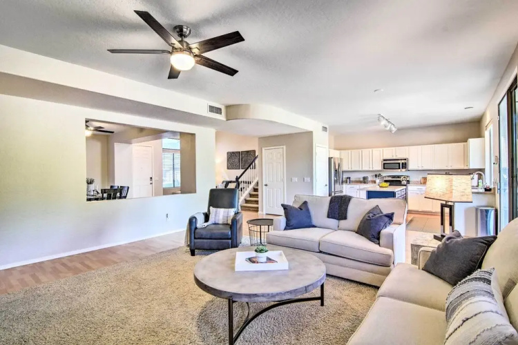 Private Pool & Hot Tub: Southeast Gilbert Home
