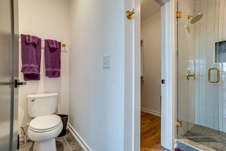 4 Bedrooms Cottage