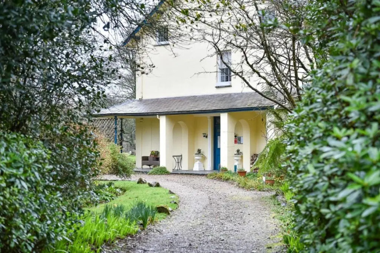 Plas Efailnewydd
