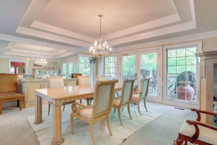 3 Mi to Roswell Riverwalk: Spacious Getaway!
