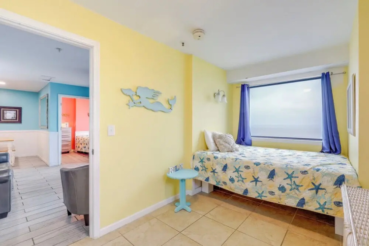 6th-floor Oceanfront Myrtle Beach Condo w/ Balcony