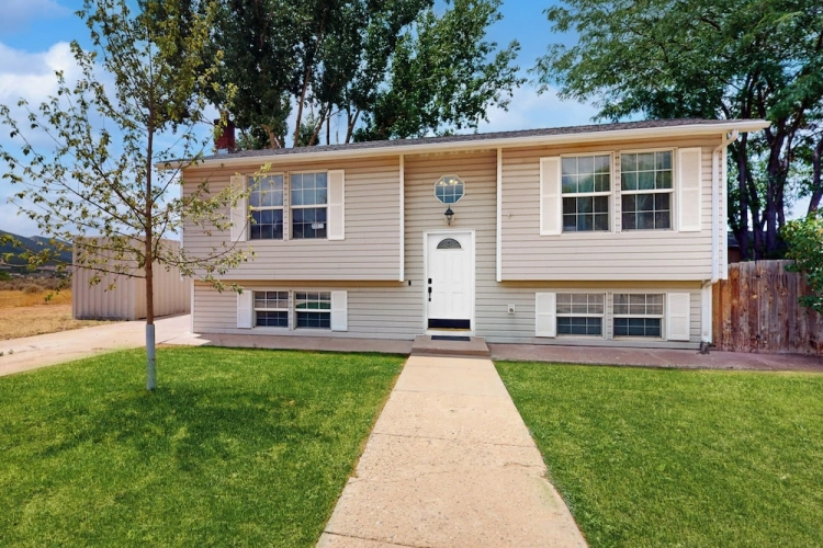 4 Bedrooms Cottage