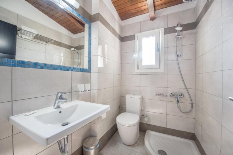 Standard Double room with balcony and with partial sea view