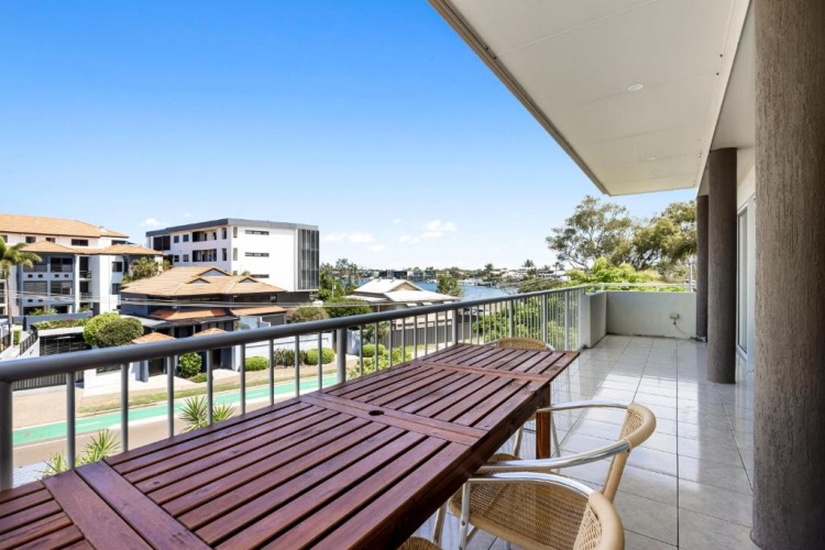 Apartment with balcony