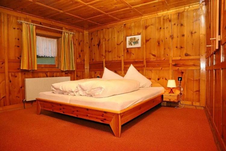 5 Bedrooms Chalet
