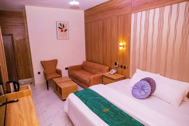 Greenview Hotel and Apartment