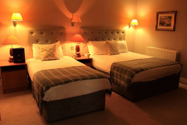 Downings Bay Hotel