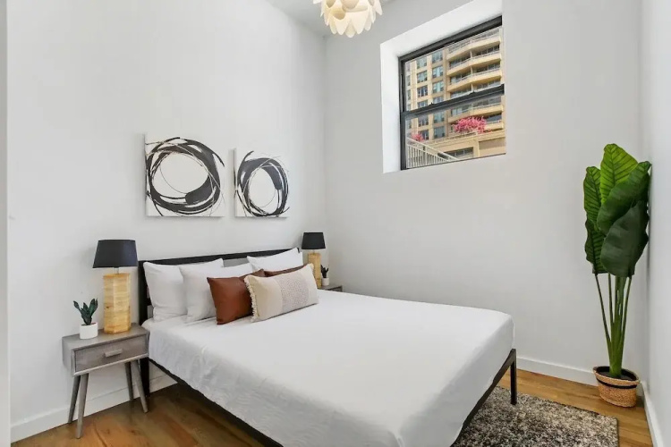 Luxe 1BR Apt - Lake 204 rep