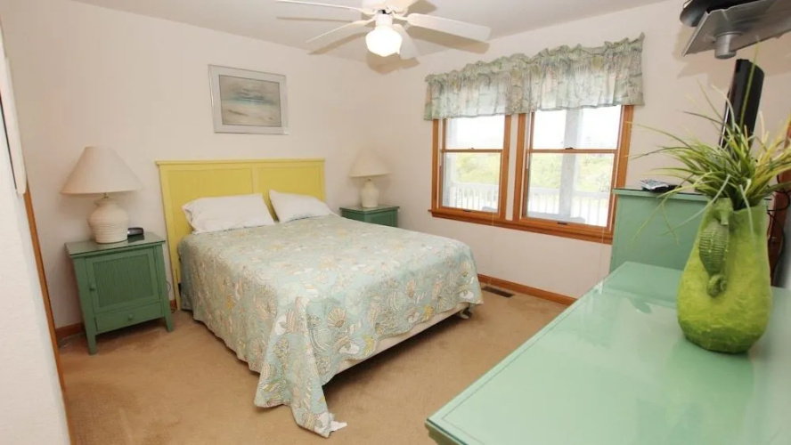 Aurora - 7 Br Home