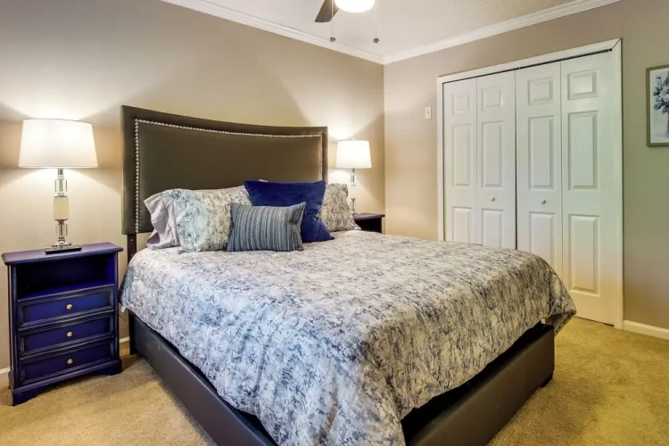 3 Bedrooms Apartment