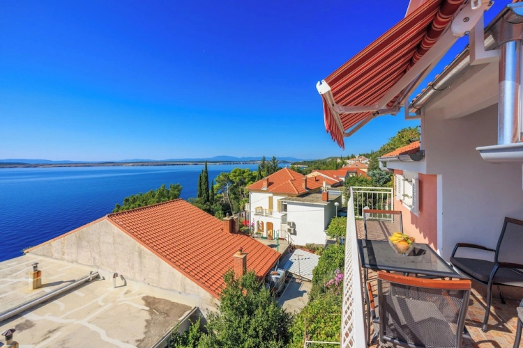 Apartment with balcony
