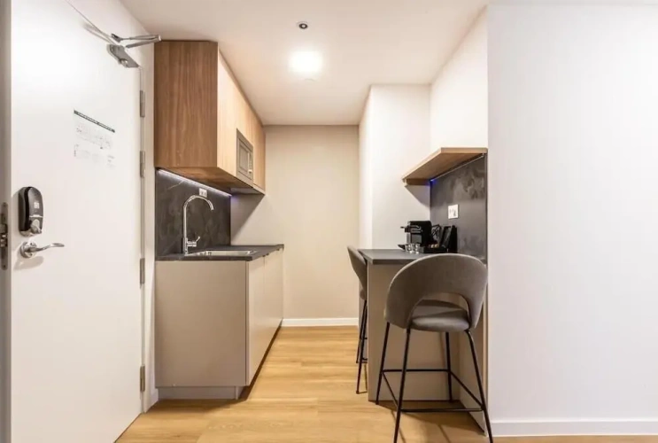 2 Bedrooms Apartment