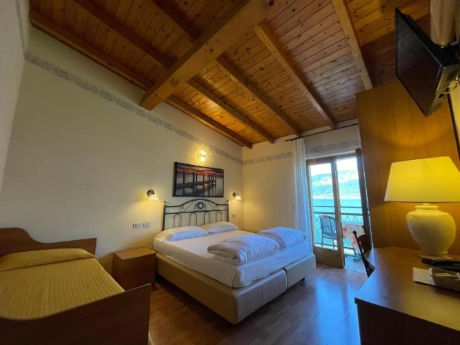 Standard Double Attic room with lake view