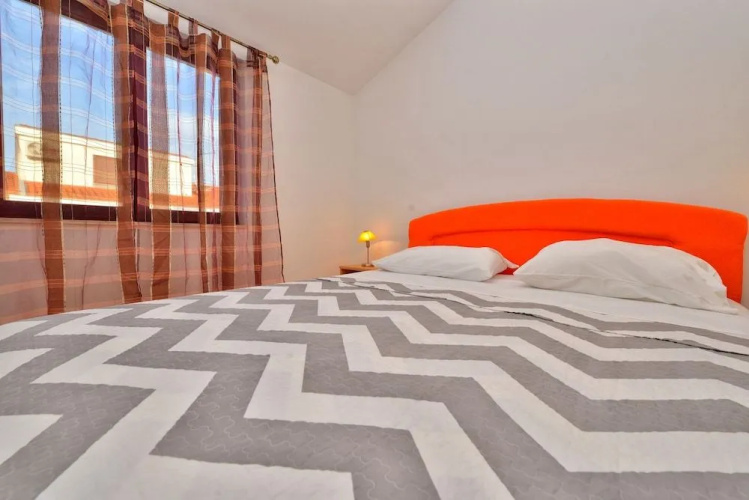 Ina Apartments