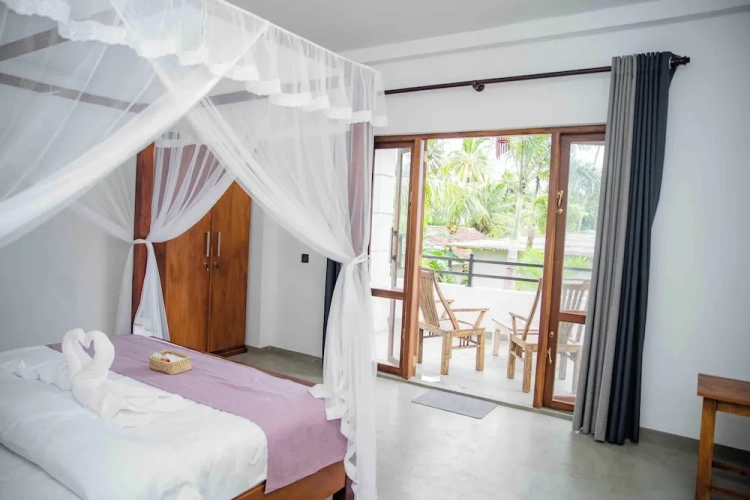 Deluxe Double room with pool view