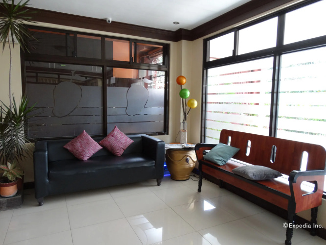 RueMango Apartelle and Suites