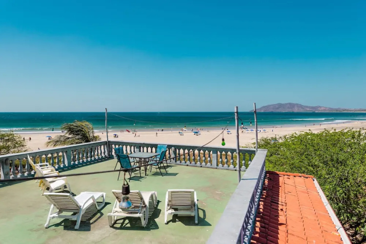 Witch's Rock Surf Camp Beachfront HOTEL