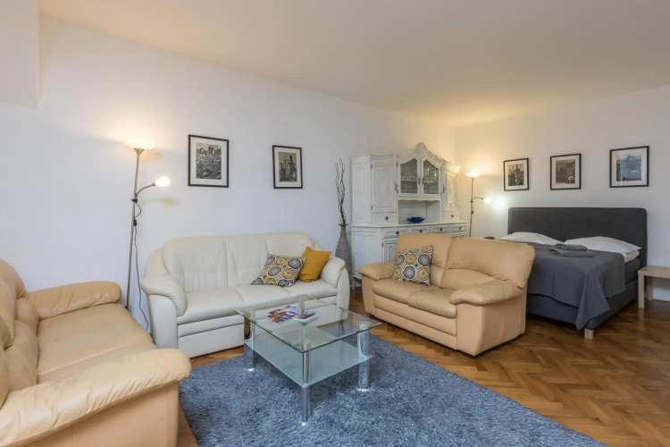 Apartman Carolinum