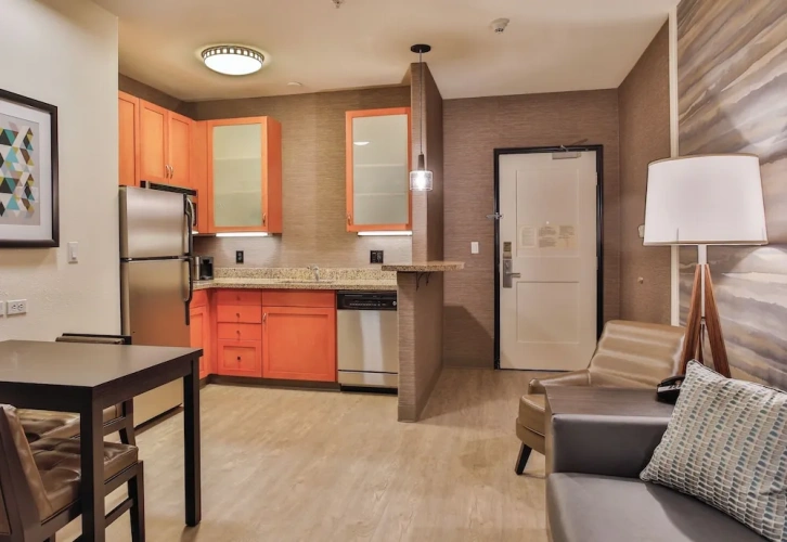 1 Bedroom Suite