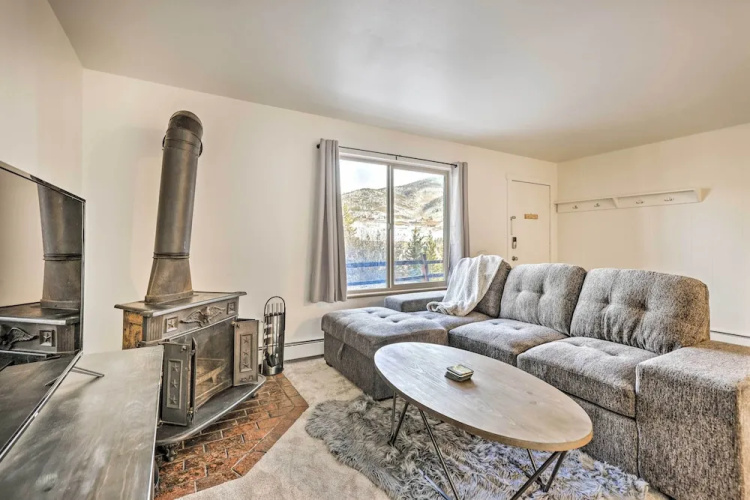 Steps to Dillon Reservoir: Mtn-view Condo