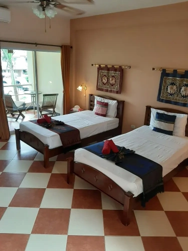Deluxe Twin room with balcony