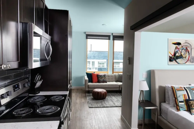 1 Bedroom Business Apartment with city view