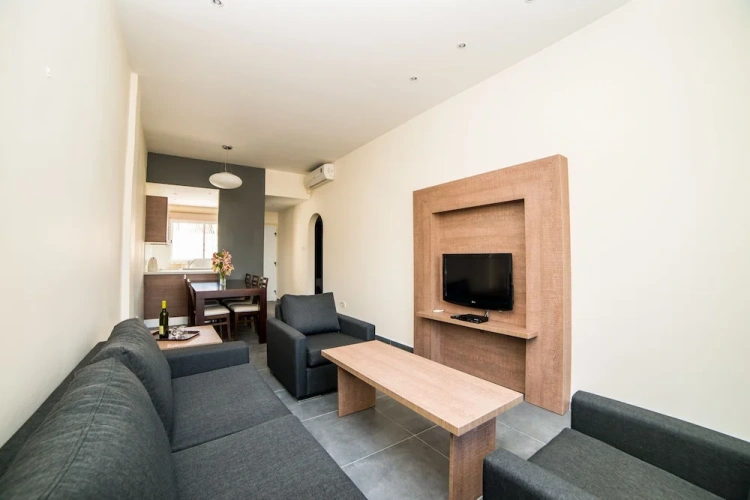 2 Bedrooms Villa with balcony