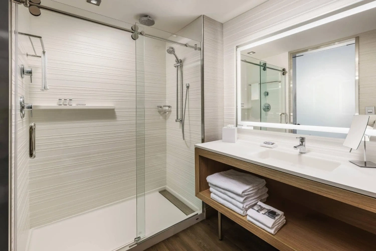 Standard Double room with city view