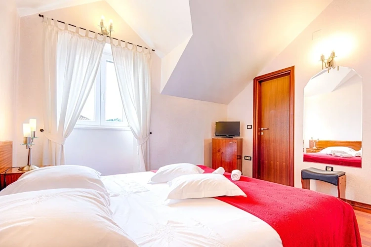 Standard Double room with city view