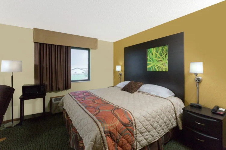 Super 8 Perry Ia