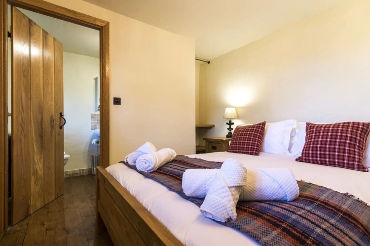 2 Bedrooms Cottage