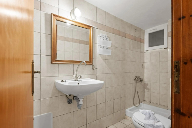 Nikos Apartments