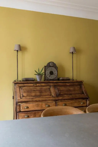 Veeve - Muted Beauty in Batignolles