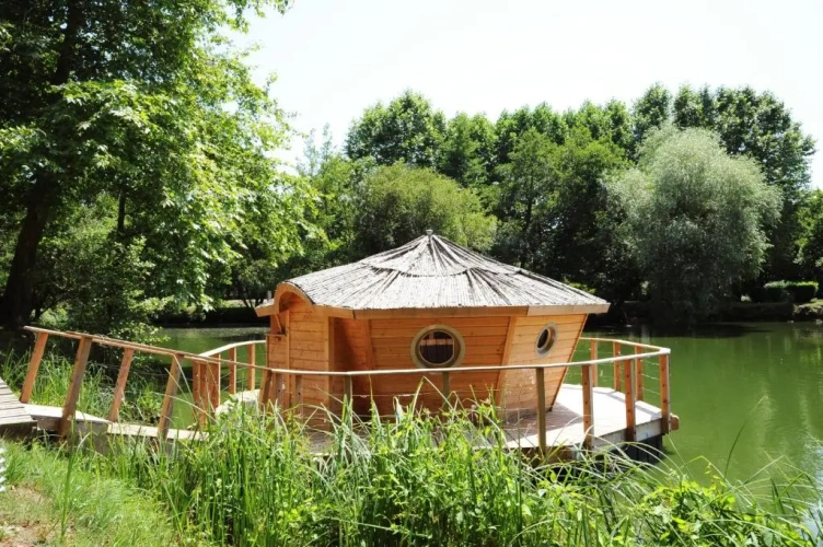 Standard Double room with lake view