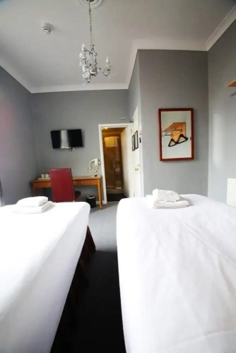 Economy Twin room with sea view