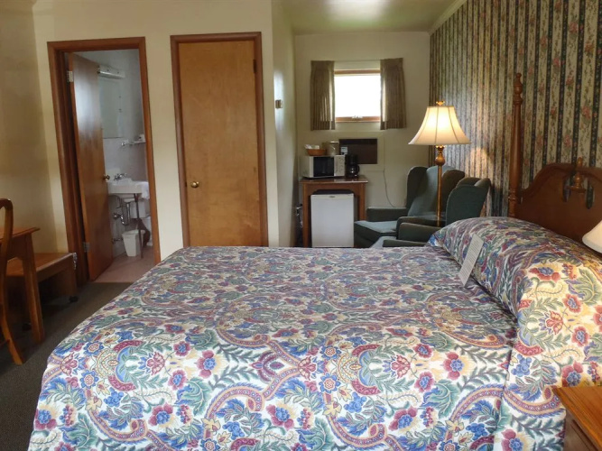 Glass House Inn