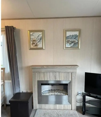Comfortable 3-bed Caravan - Combe Haven