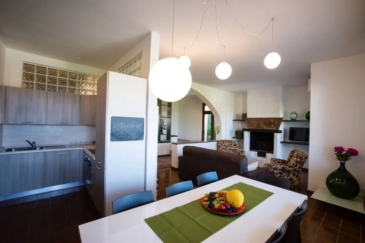 4 Bedrooms Villa with balcony